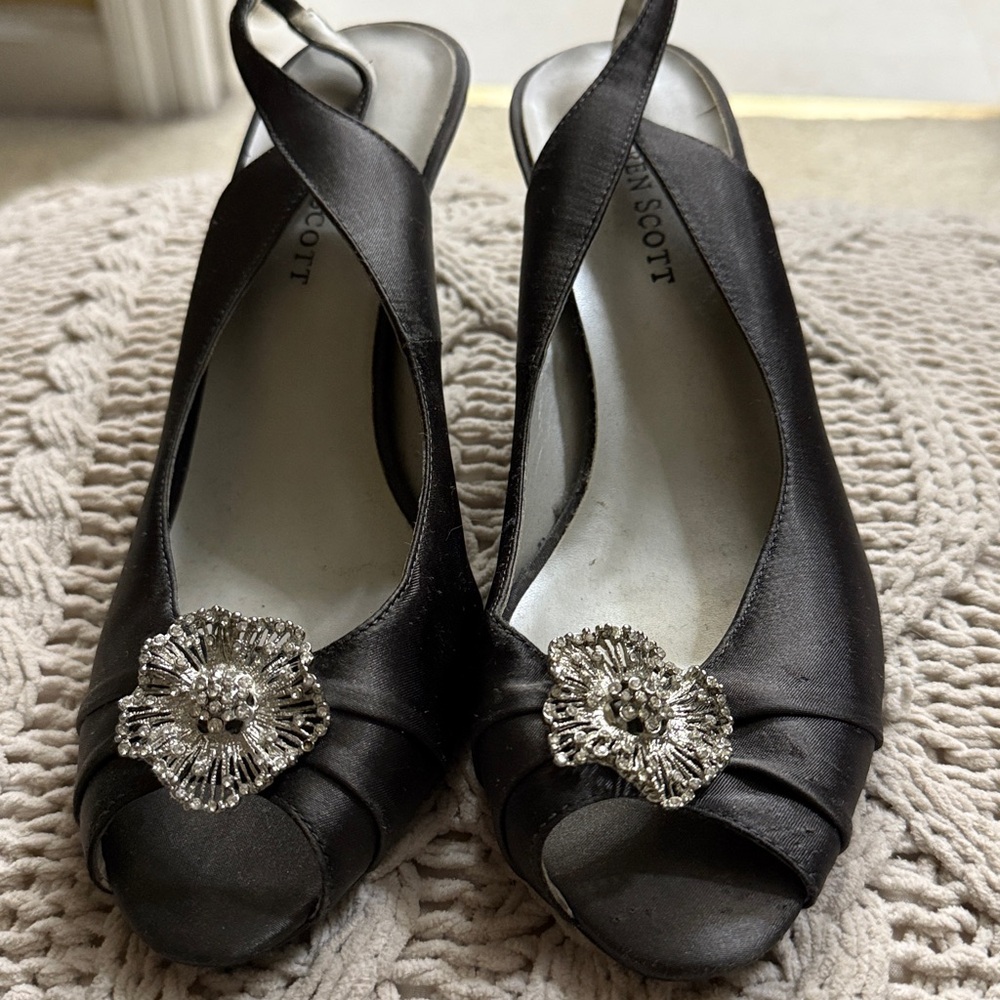Karen Scott Low Heels